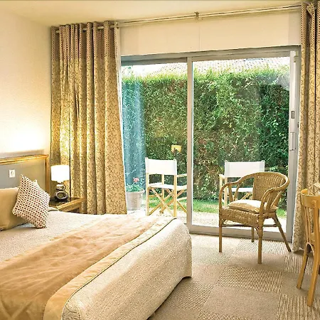 Hotel Le Flamboyant 3*