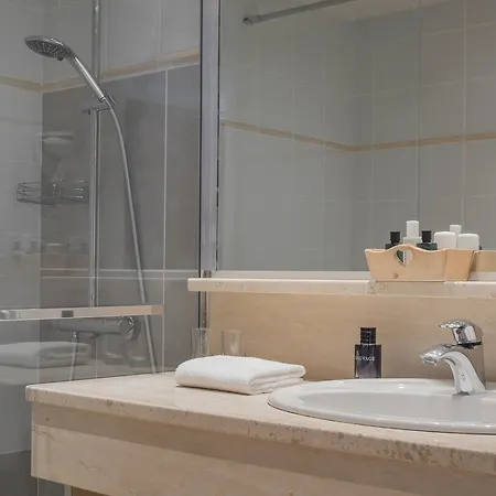 Le Flamboyant Hotel 3*